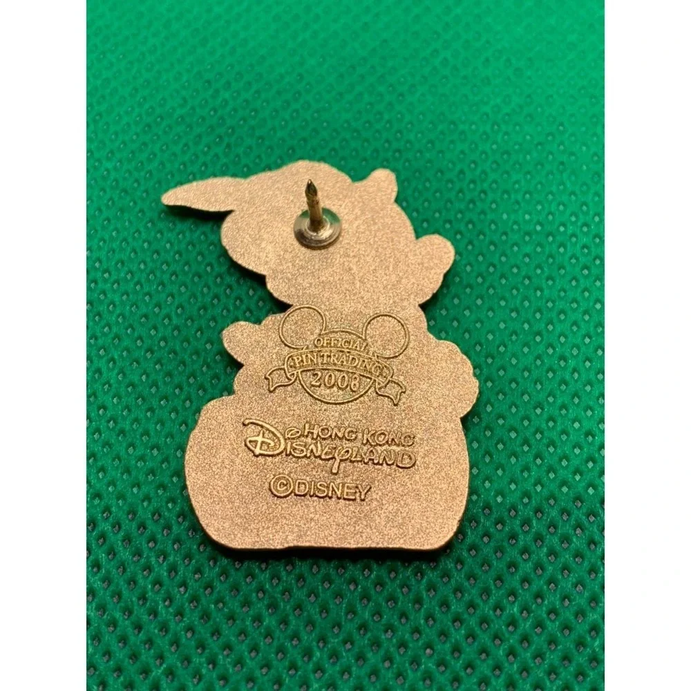 2008 Hong Kong Disneyland Mickey Mouse and the Giant Disney pin gold